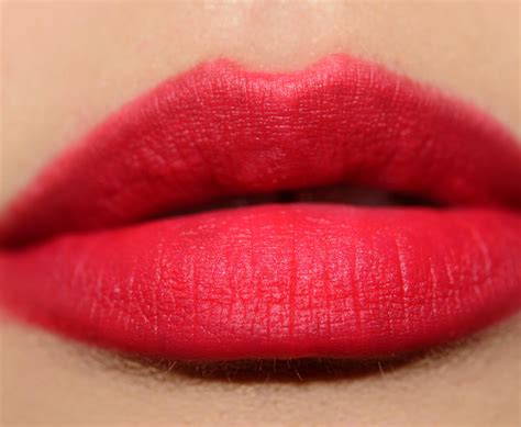 Magic lipsticl color change